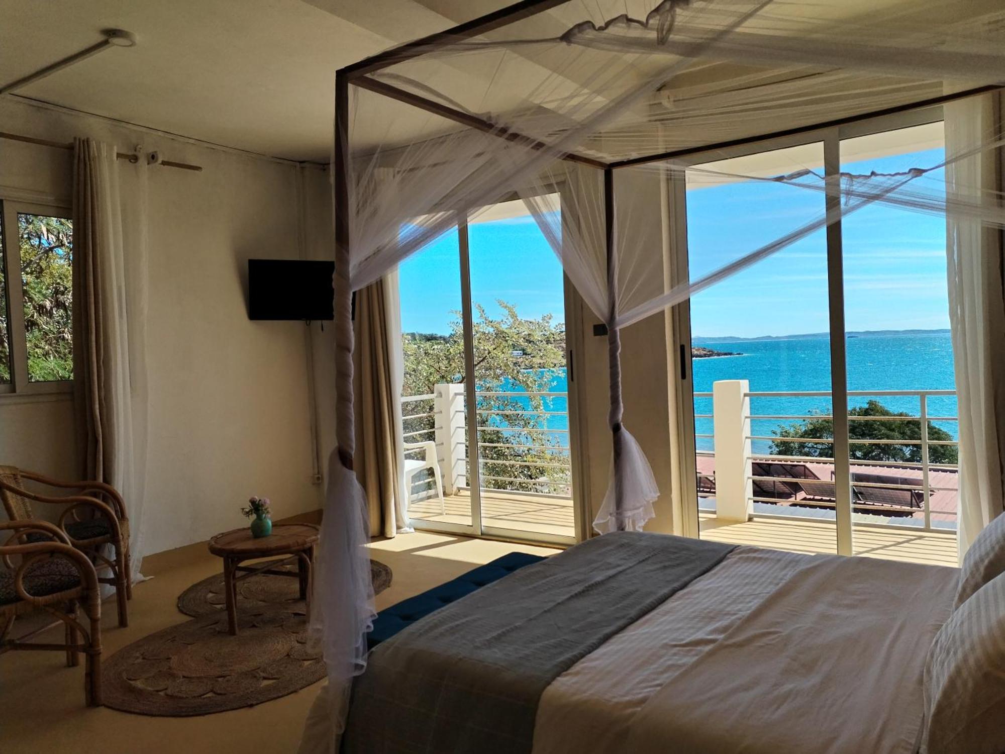 Hotel Riziky Antsiranana Extérieur photo